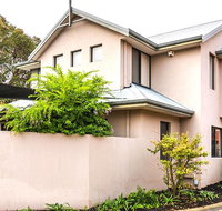 Coode Street Townhouse - Accommodation in Surfers Paradise