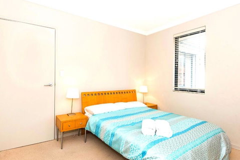 Coode Street Townhouse - Accommodation in Surfers Paradise 1