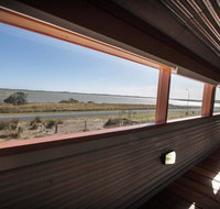Coorong Aurora - breathtaking waterfront escape - Accommodation in Surfers Paradise