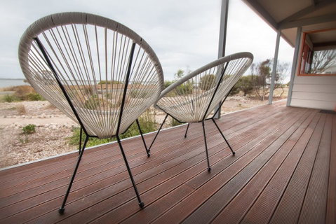Coorong Aurora - Breathtaking Waterfront Escape - Accommodation in Surfers Paradise 3