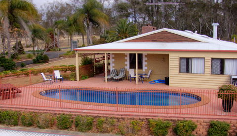 Copper Country Motor Inn & Restaurant - Accommodation in Surfers Paradise 1