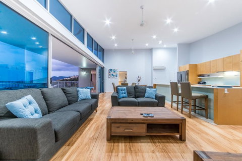 Coral View At Azure Sea - Accommodation in Surfers Paradise 3