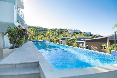 Coral View At Azure Sea - Accommodation in Surfers Paradise 0