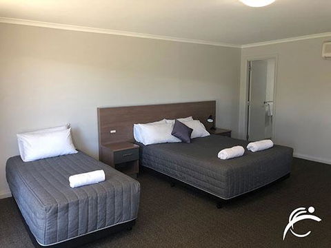 Coro Club Motel - Accommodation in Surfers Paradise 1