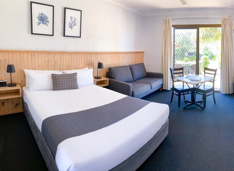 Costa Rica Motel - Accommodation in Surfers Paradise 2