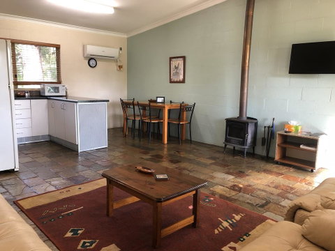 Country Cottages Of Bridgetown - Accommodation in Surfers Paradise 3