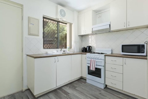 Cozy & Perfect Location Next To Perth Zoo - Accommodation in Surfers Paradise 1