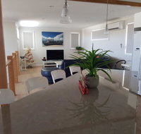 Cozzys Condo Luxury Beach House - Accommodation in Surfers Paradise