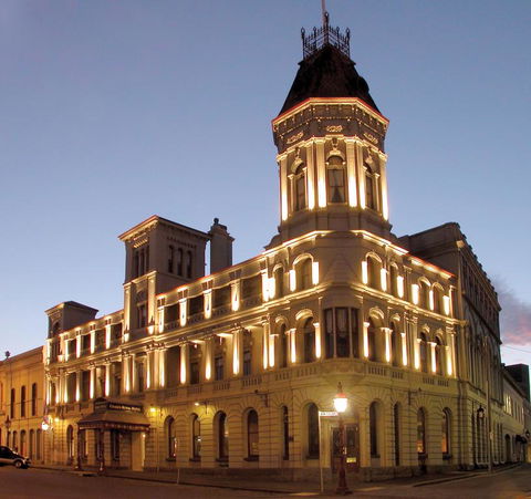 Craig's Royal Hotel - Accommodation in Surfers Paradise 1