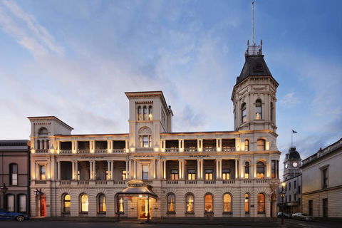 Craig's Royal Hotel - Accommodation in Surfers Paradise 0