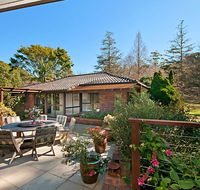 Craigdarroch Courtyard Cottage 22 Bartle Road - Accommodation in Surfers Paradise