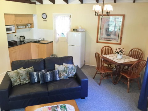 Curtis Cottage - Accommodation in Surfers Paradise 3