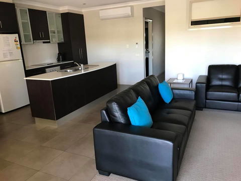 Cypress Water Front Apartments - Accommodation in Surfers Paradise 3