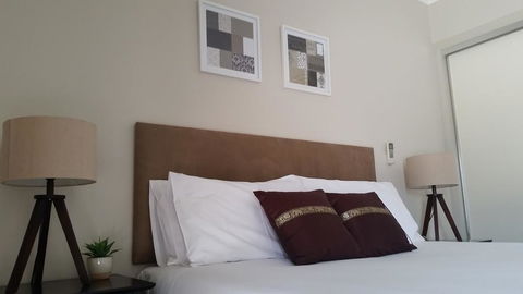 Cypress Waterfront Spa Apartment - Accommodation in Surfers Paradise 2
