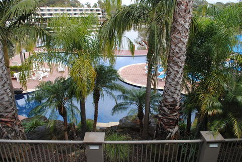 Cypress Waterfront Spa Apartment - Accommodation in Surfers Paradise 1