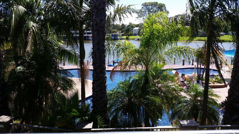 Cypress Waterfront Spa Apartment - Accommodation in Surfers Paradise 0
