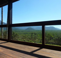 Daintree Holiday Homes - La Vista - Accommodation in Surfers Paradise