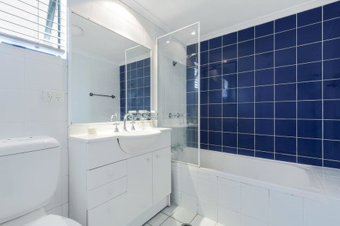 Darlinghurst Fully Self Contained Modern 1 Bed Apartment (POP) - Accommodation in Surfers Paradise 3