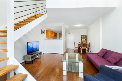Darlinghurst Fully Self Contained Modern 1 Bed Apartment (POP) - Accommodation in Surfers Paradise 0