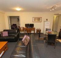 Debs Apartment MtsBay - Accommodation in Surfers Paradise