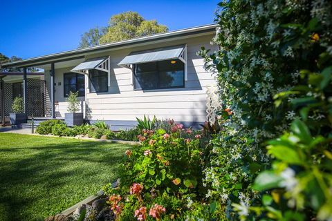 Dell-Lee Cottage - Accommodation in Surfers Paradise 0