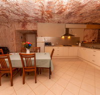 Desert Dwellers Underground BB - Accommodation in Surfers Paradise