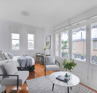 Designer styled studio in the heart of trendy Glebe - Accommodation in Surfers Paradise