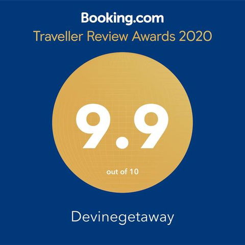 Devinegetaway - Accommodation in Surfers Paradise 3