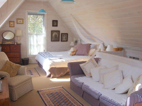 Devon Cottage - Accommodation in Surfers Paradise 3