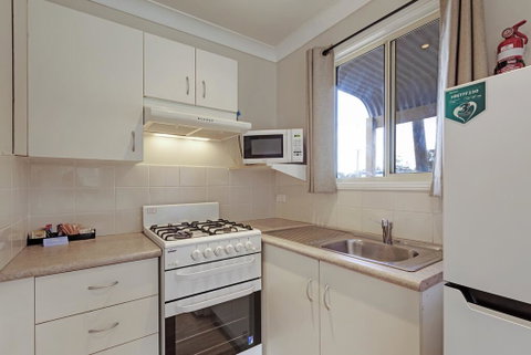 Discovery Parks - Gerroa - Accommodation in Surfers Paradise 1