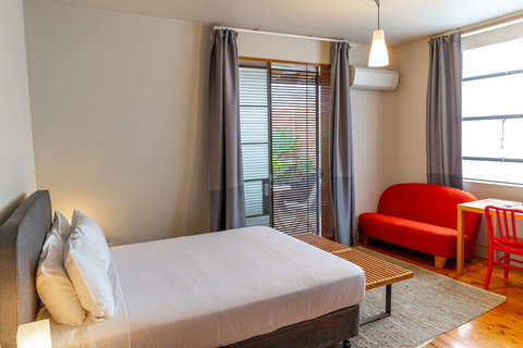 Dive Hotel - Accommodation in Surfers Paradise 1