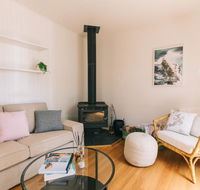 DOVESTONES BY THE SEA - INVERLOCH - Accommodation in Surfers Paradise