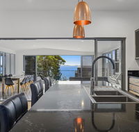 Due North Beach House - Accommodation in Surfers Paradise