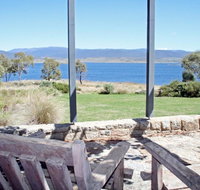 Edzell - Stunning Waterfront Home - Accommodation in Surfers Paradise