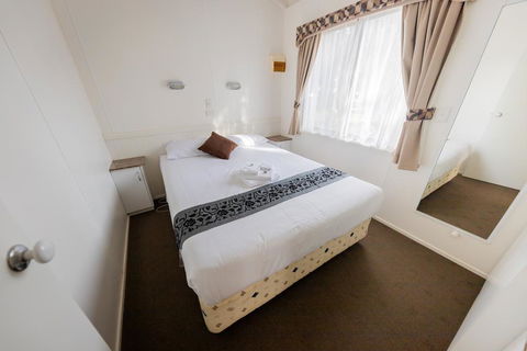 Eildon Riverside Holiday Park - Accommodation in Surfers Paradise 1