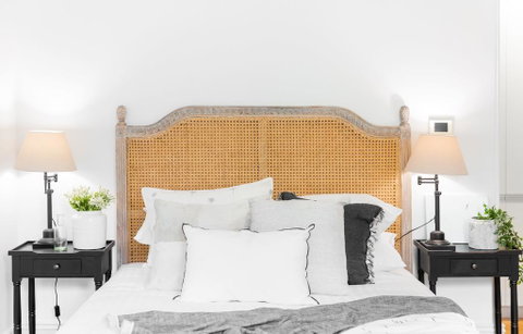 Elegantly Styled Studio In Stunning Glebe Estate - Accommodation in Surfers Paradise 1
