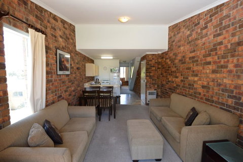 Ellswood 5 - Accommodation in Surfers Paradise 2