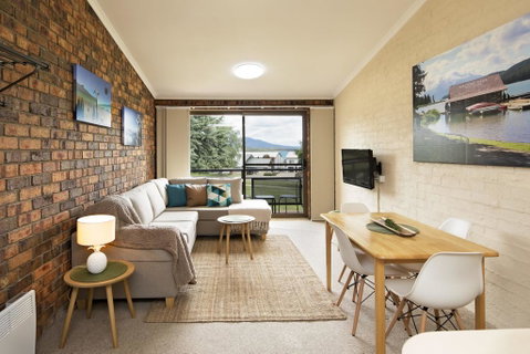 Ellswood 9 - Accommodation in Surfers Paradise 0