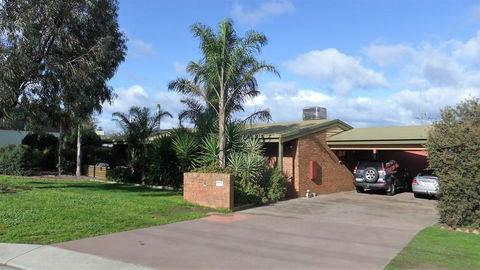 Elwood House - Accommodation in Surfers Paradise 2