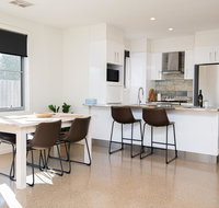 Endsleigh II - Cosy 2 Bedroom Villa Free Wifi Near CBD - Accommodation in Surfers Paradise