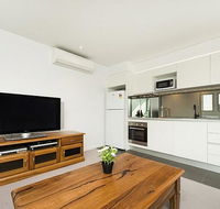 Executive Luxury Apartment - Accommodation in Surfers Paradise