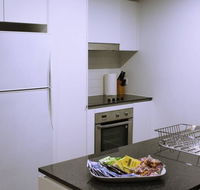 Executively Styled 2 Bed 2 Bath Perfect Location - Accommodation in Surfers Paradise