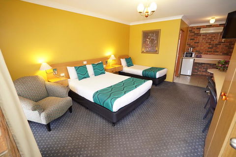 Exies Bagtown - Accommodation in Surfers Paradise 2