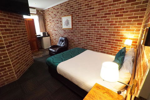 Exies Bagtown - Accommodation in Surfers Paradise 3