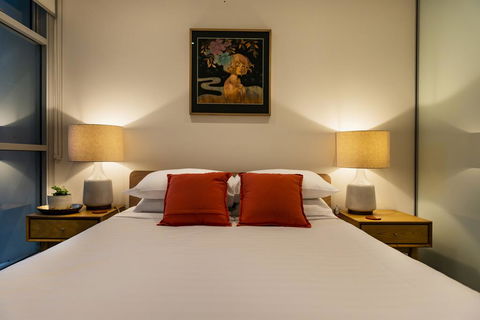 Explore Sydney From A Peaceful Modern Apartment - Accommodation in Surfers Paradise 1