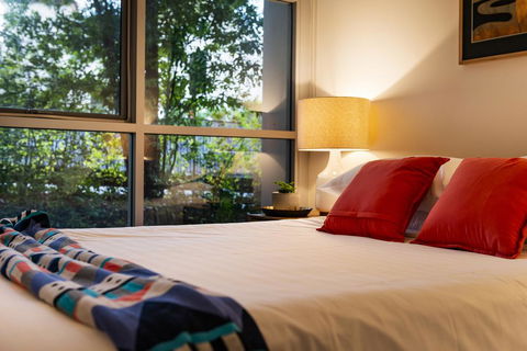 Explore Sydney From A Peaceful Modern Apartment - Accommodation in Surfers Paradise 2