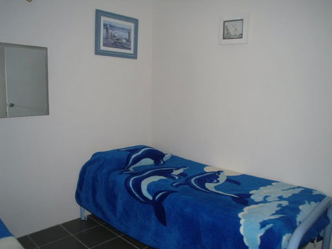 Fabulous Location - Ground Floor Waterfront Unit! Clearview Apartments - Accommodation in Surfers Paradise 1