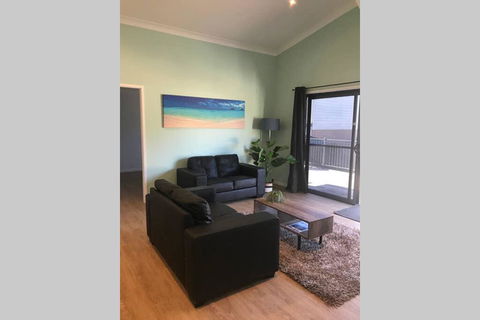 FAIRVIEW COTTAGE 25B - Waterfront Accommodation - Accommodation in Surfers Paradise 1