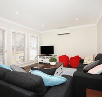 Fairways - 10 Mins to Hyams Beach - Accommodation in Surfers Paradise