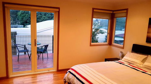 Family Getaway In Eildon - Pet Friendly - Accommodation in Surfers Paradise 0